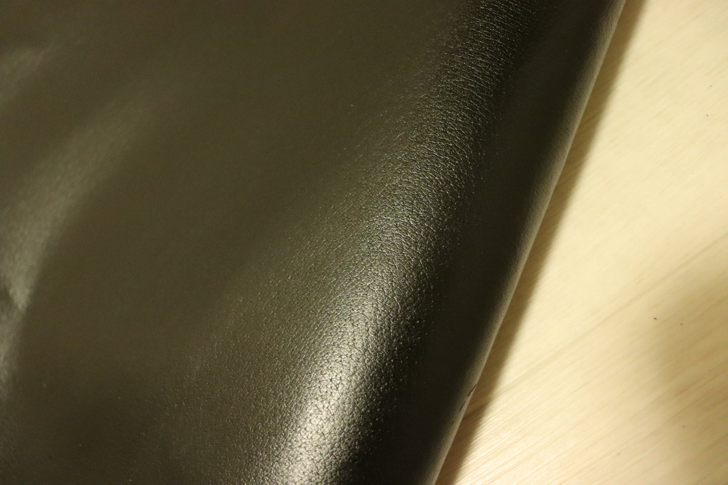 ds25円！新入荷！豚革　スムース加工　ブラック　160ds