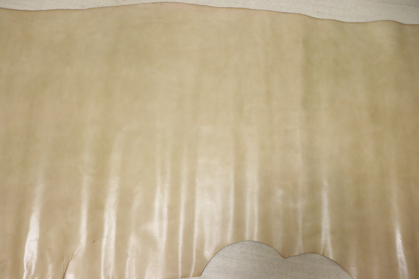 ds30円！新入荷！セミアニリン　ヌメ革　ベージュ　214ds