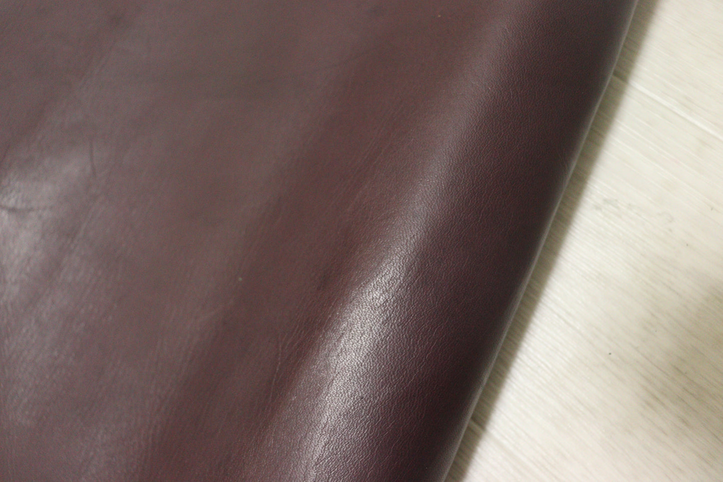 ds28円！新入荷！オイルレザー　ポニー　ボルドー　140ds