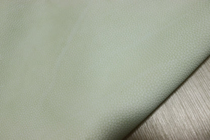 ds28円！新入荷！イタリアンレザー　　アイボリー系　シュリンク加工　216ds