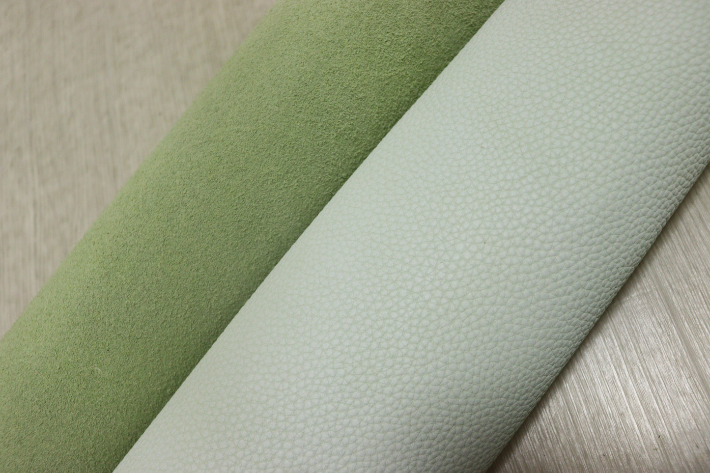 ds28円！新入荷！イタリアンレザー　　アイボリー系　シュリンク加工　216ds