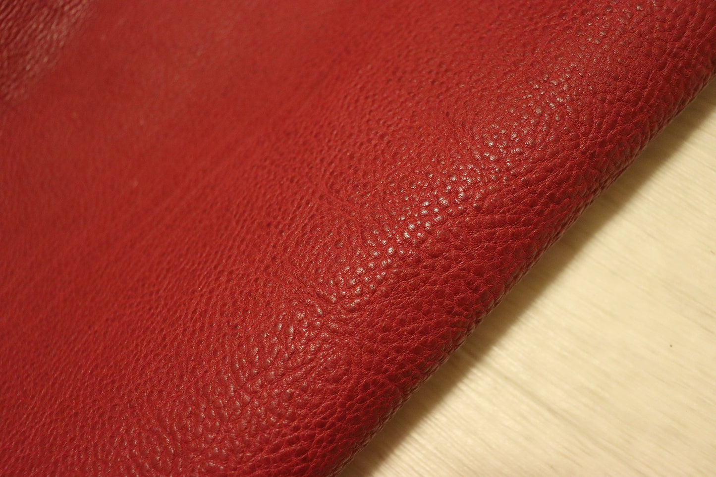ds35円！新入荷！モチモチ　セミベジタブル　シボ型押し　レッド系　210ds