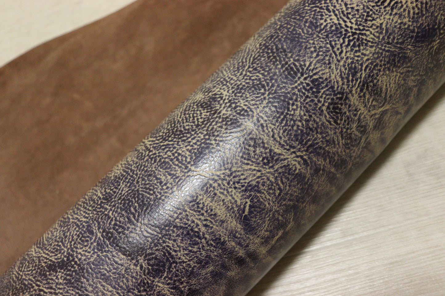 ds70円！新入荷！上質！特殊加工　ムラ染　ダークバイオレット　ショルダー　ヌメ革　108ds