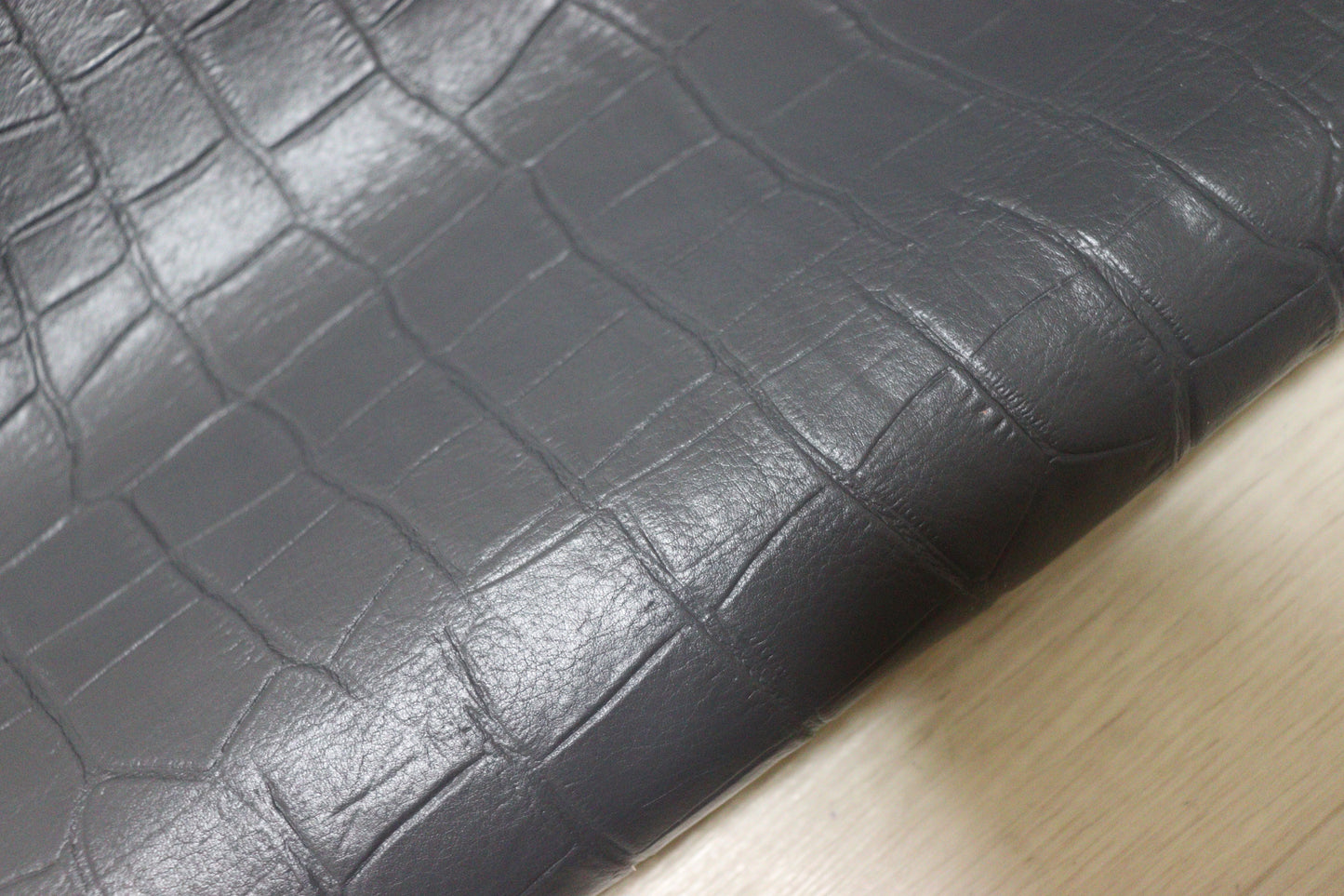 ds28円！新入荷！顔料仕上げ　クロコ型押し　グレー　213ds