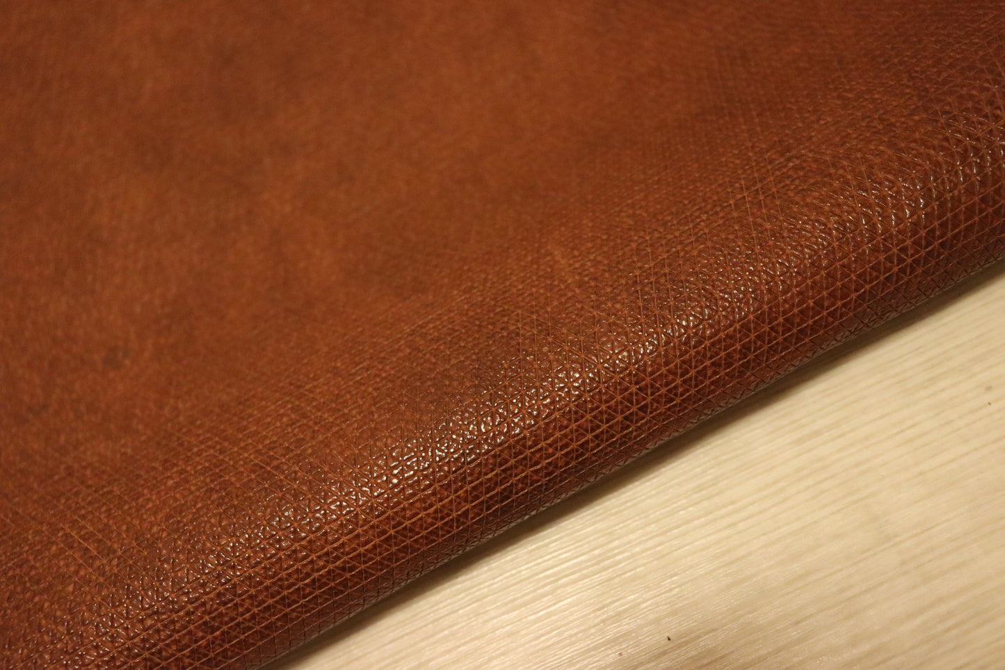 ds72円！イタリアンレザー　オイルヌメ　ショルダー　ダイヤ型押し　108ds