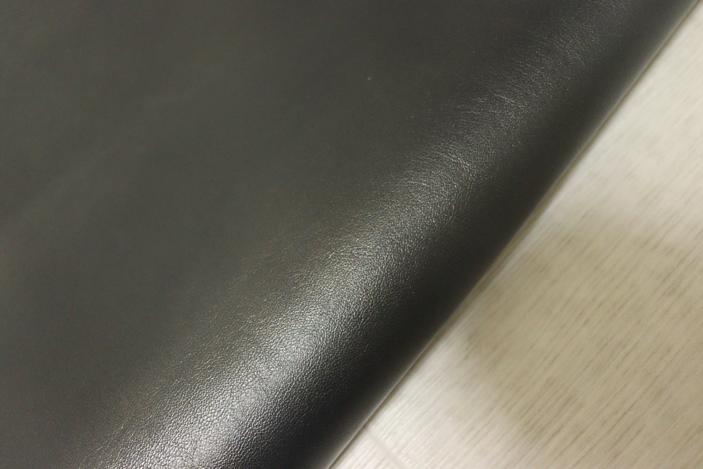 ds28円！ 新入荷！新喜　ブラック　スムース加工　馬革　98ds