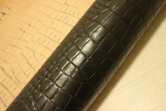 ds72円！イタリアンレザー　オイルヌメ　ショルダー　クロコ型押し　ブラック　130ds