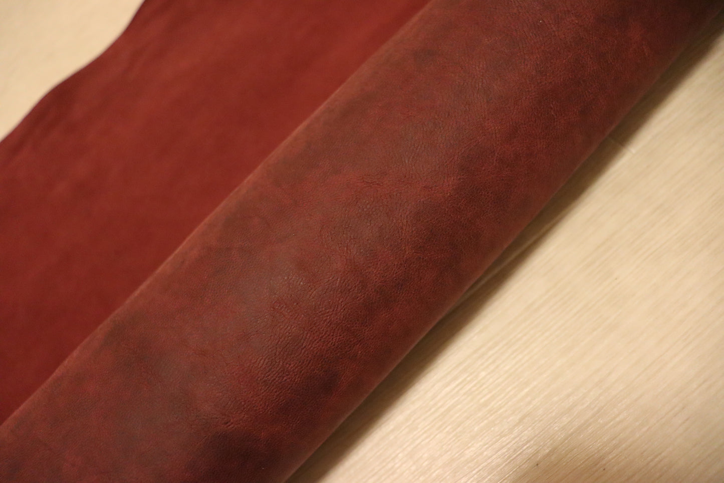 ds35円！新入荷！イタリアンレザー　吟すり加工　ヌメ革　ボルドー　45ds