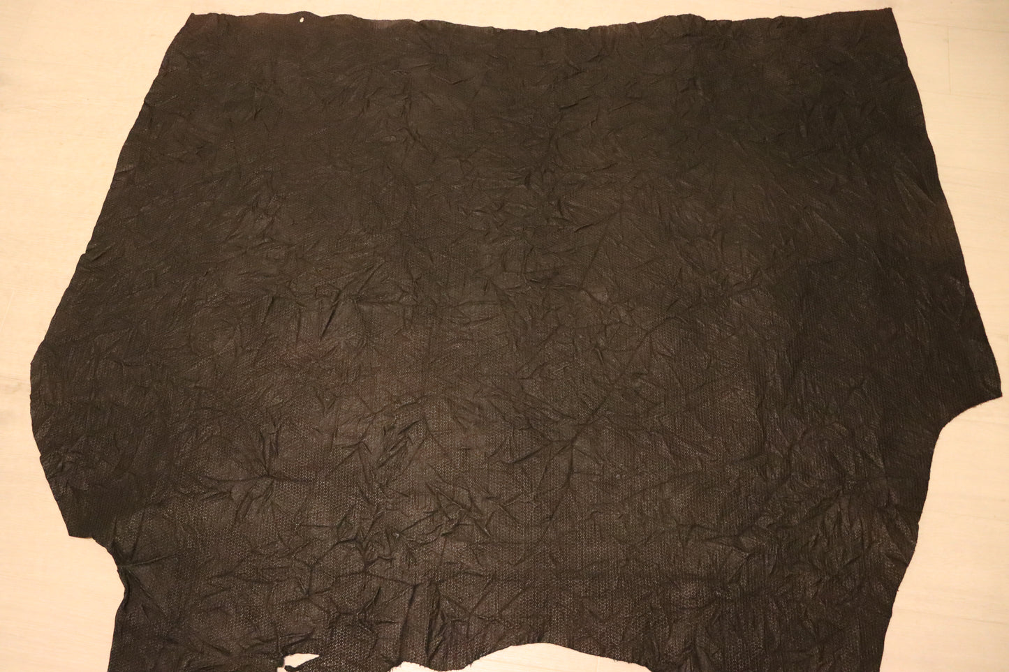 ds72円！イタリアンレザー　オイルヌメ　ショルダー　絞り加工　ブラック　123ds