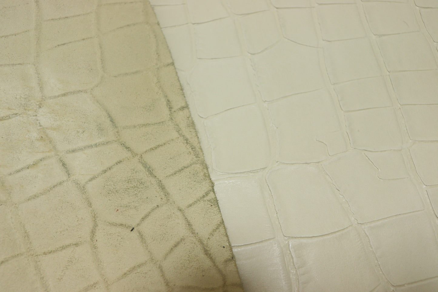 ds28円！訳あり　クラフトの定番！白なめし　クロコ型押し　153ds