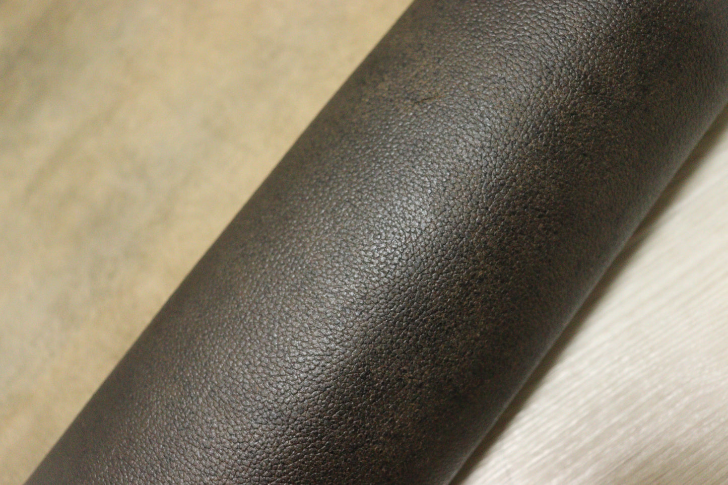 ds20円！新入荷！床ヌメ　シボ型押し　オリーブブラウン　94ds
