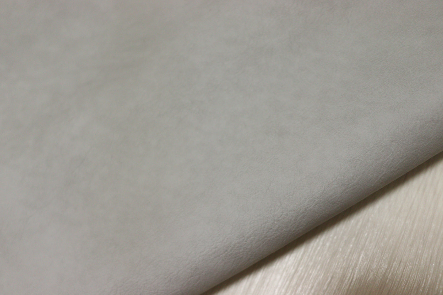 ds28円！イタリアンレザー　もちもち　アンチック加工　アイスグレー　287ds