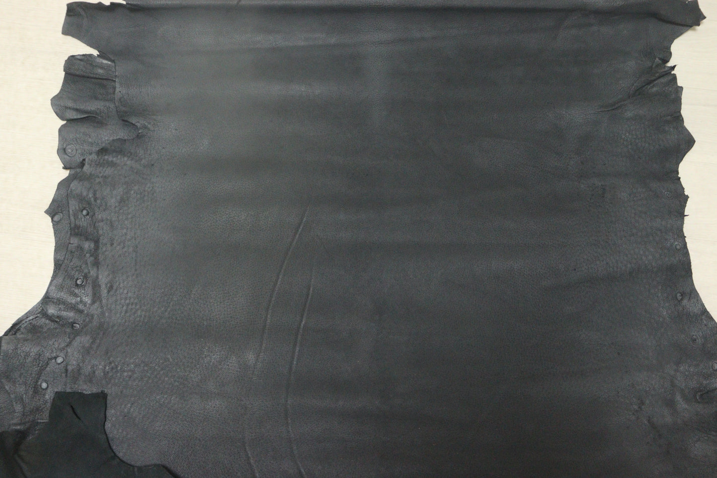 ds28円！新入荷！豚ヌメ　オイルワックス　ブラック　119ds