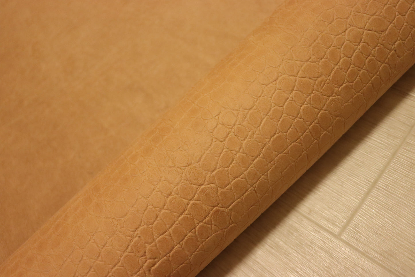 ds70円！イタリアンレザー　ショルダー　クロコ型押し　ヌメ革　140ds