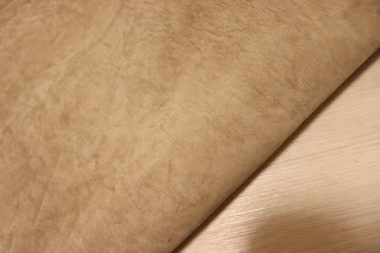 ds25円！新入荷！イタリアンレザー　吟すり加工　ハギレ　ムラ染　ベージュブラウン　140ds