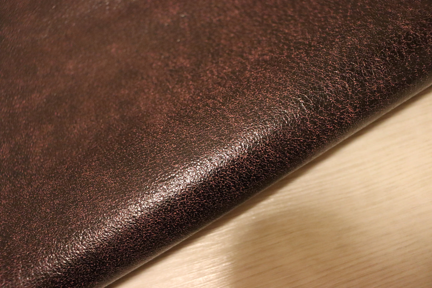 ds25円！新入荷！ムラ染加工　ダークパープル　豚革　120ds