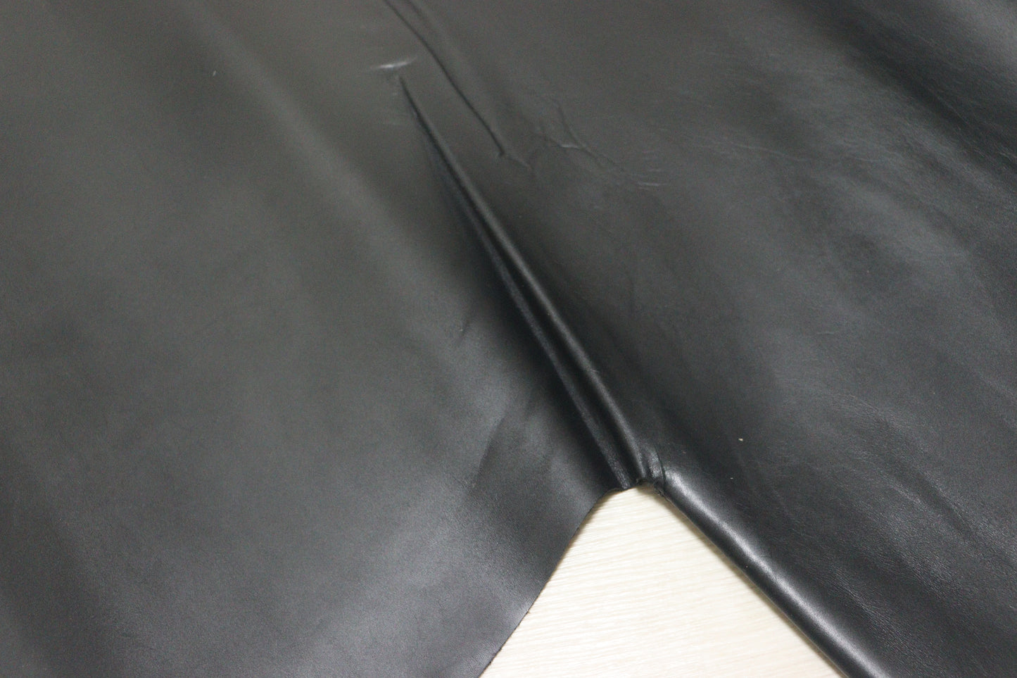 ds25円！新入荷！ハギレ　セミアニリン　ブラック　90ds