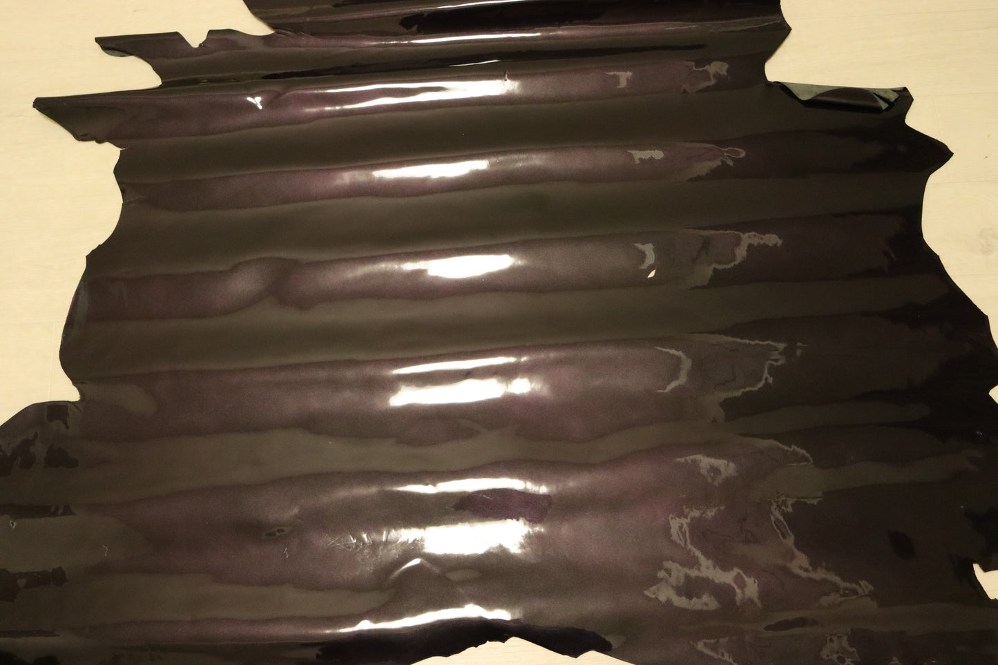 ds25円！新入荷！エナメル　パテントレザー　ナス色　124ds