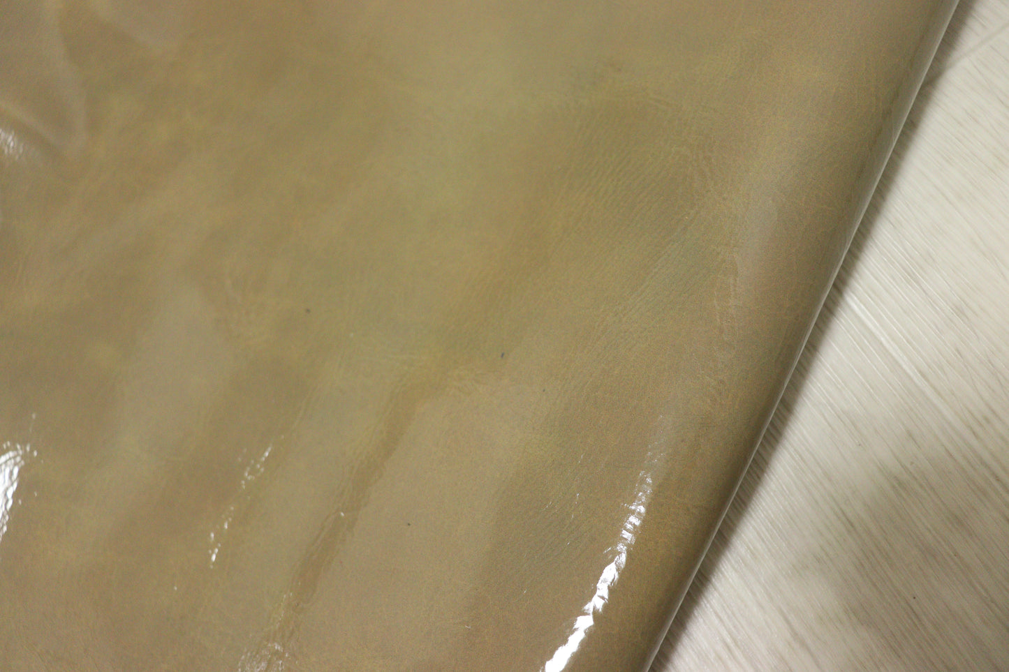 DS28円！新入荷！アンチック加工　エナメル　カーキ系　180DS