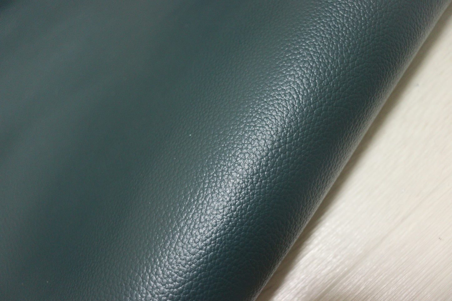 ds25円！新入荷！訳あり　顔料仕上げ　シボ型押し　ダークグリーン　220ds