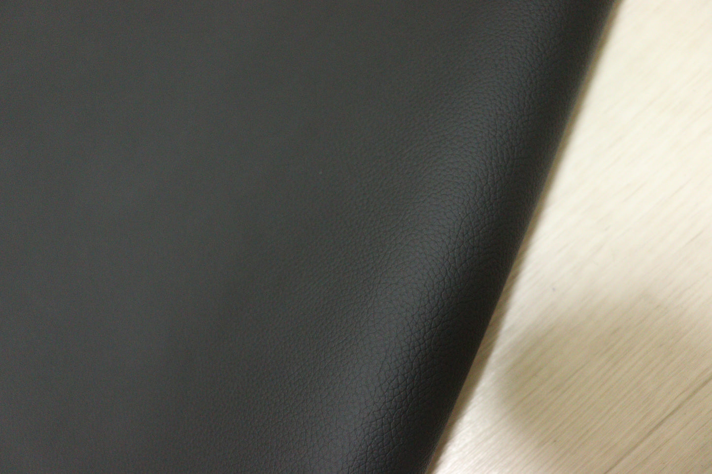 ds28円！新入荷！イタリアンレザー 　ブラック　シボ型押し　296ds