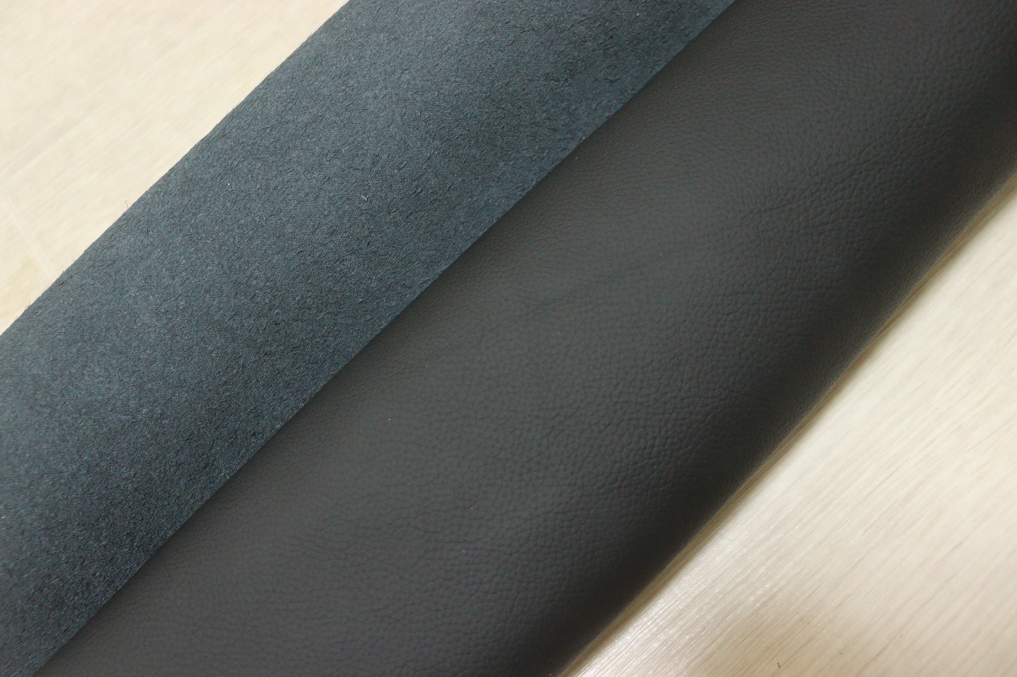 ds28円！新入荷！イタリアンレザー 　ブラック　シボ型押し　296ds