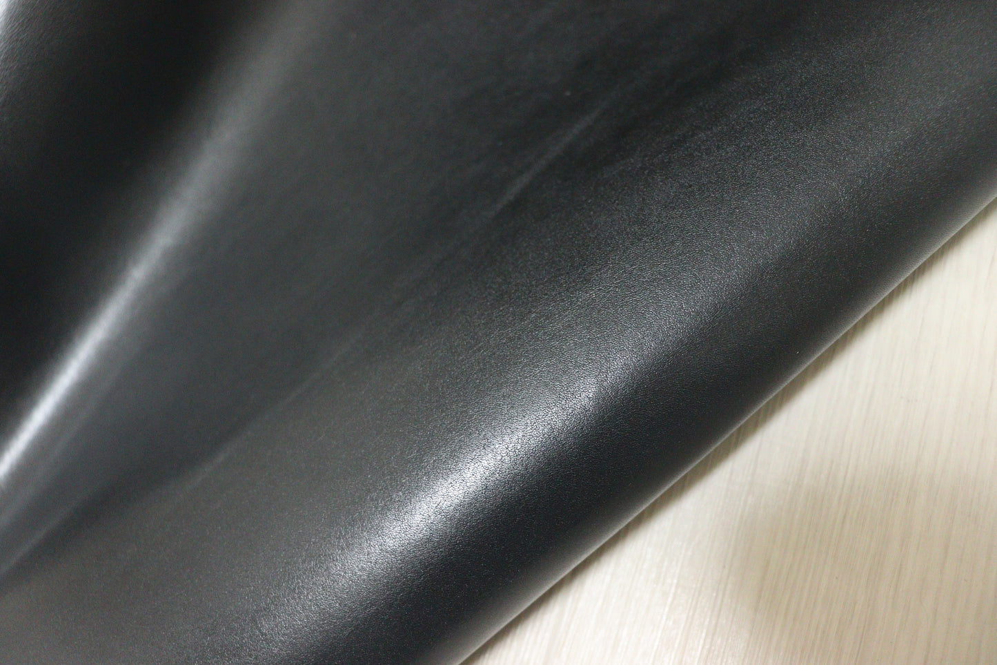 ds50円！イタリアンレザー　オイルナッパ　ブラック　ヌメ革　170ds