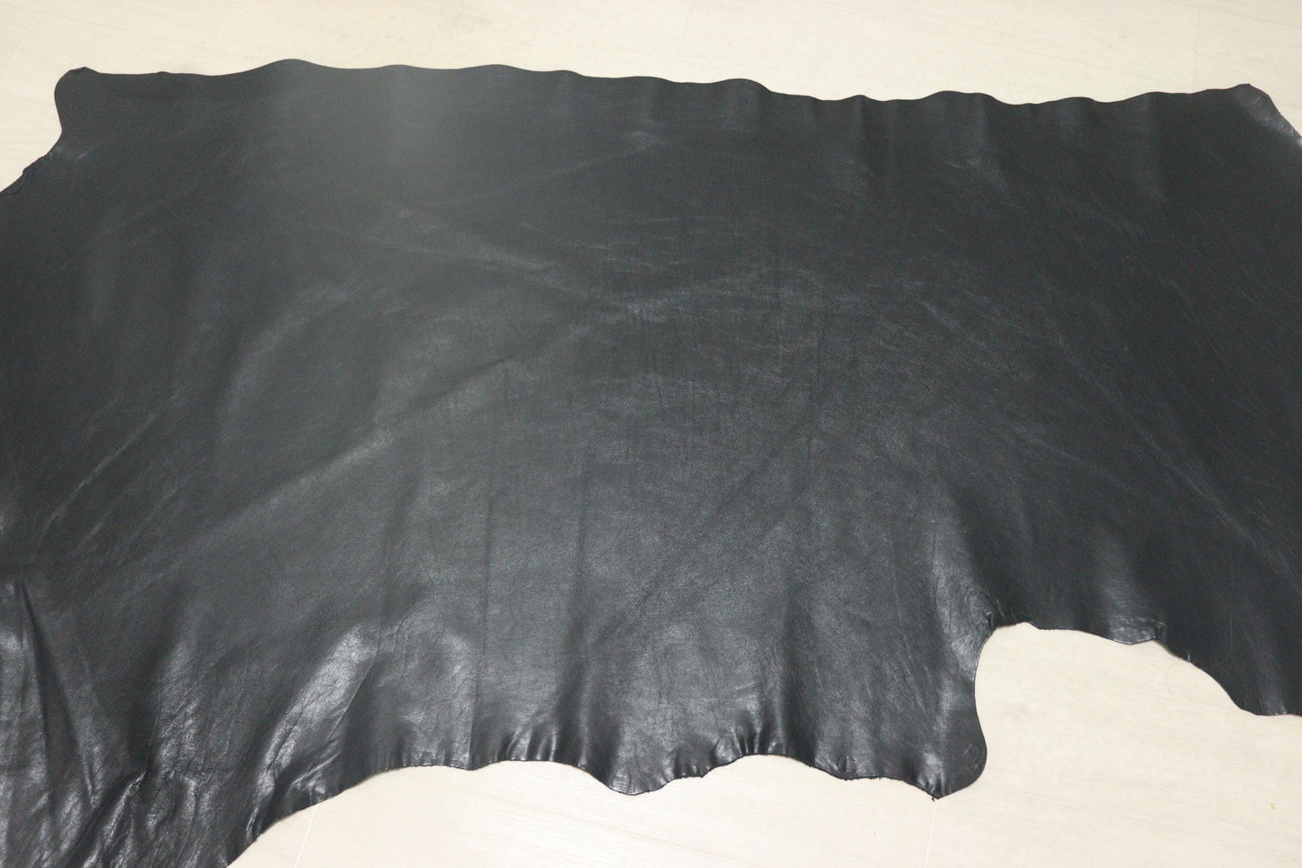 ds45円！イタリアンレザー　オイルヌメ　ブラック　ナッパ　140ds