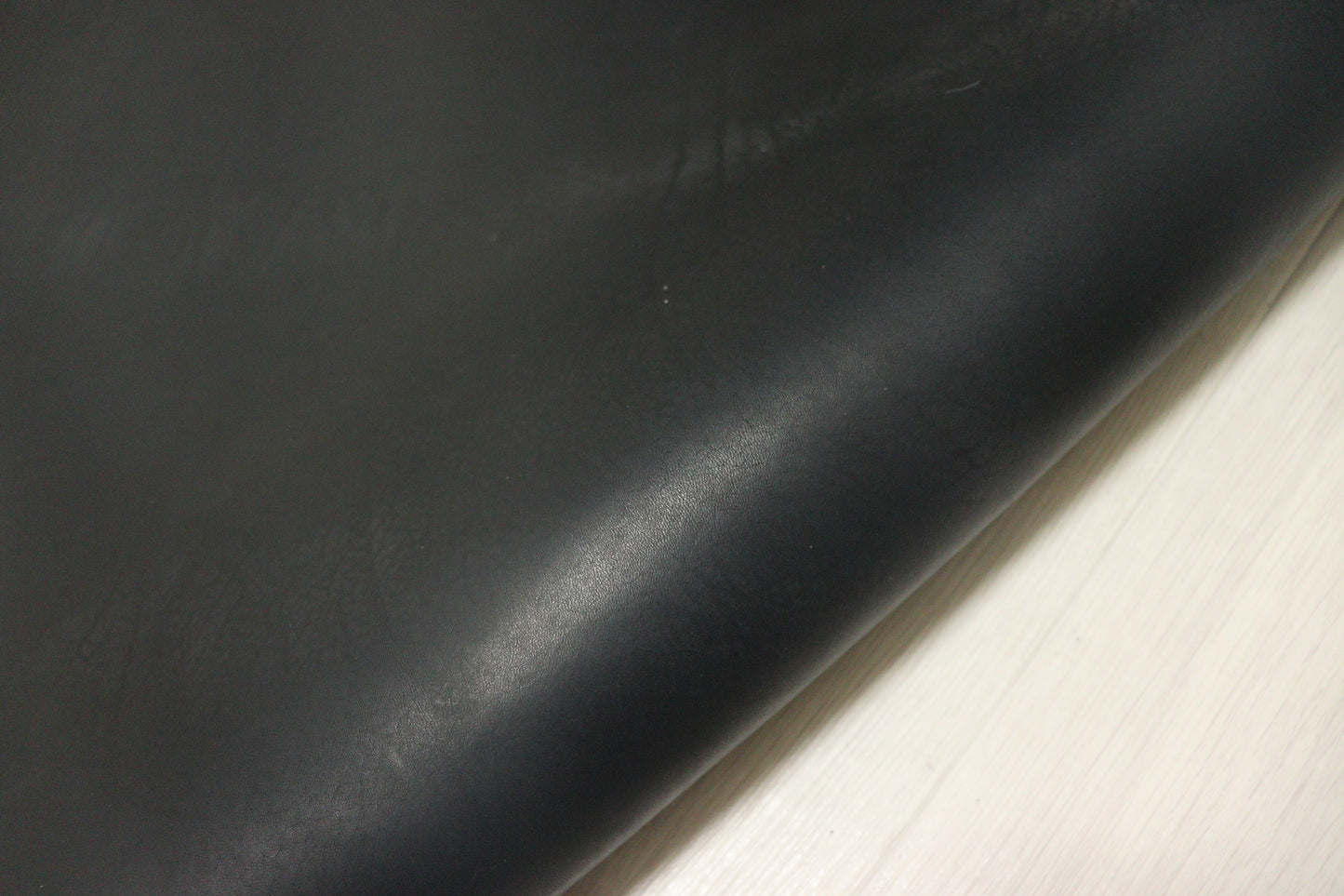 ds70円！イタリアンレザー　ショルダー　オイルヌメ　ブラック　152ds