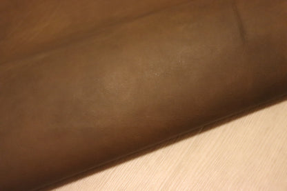 ds60円！新入荷！イタリアンレザー　アンチック加工　ヌメ革　オリーブ　150ds