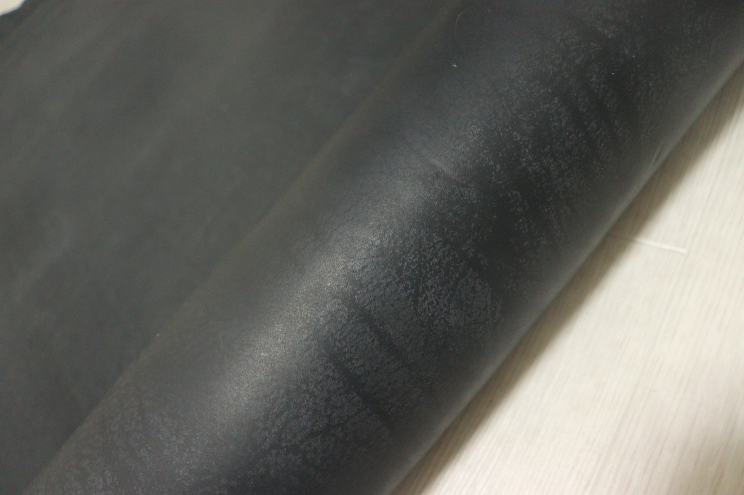 ds70円！イタリアンレザー　ショルダー　オイルヌメ　ブラック　152ds