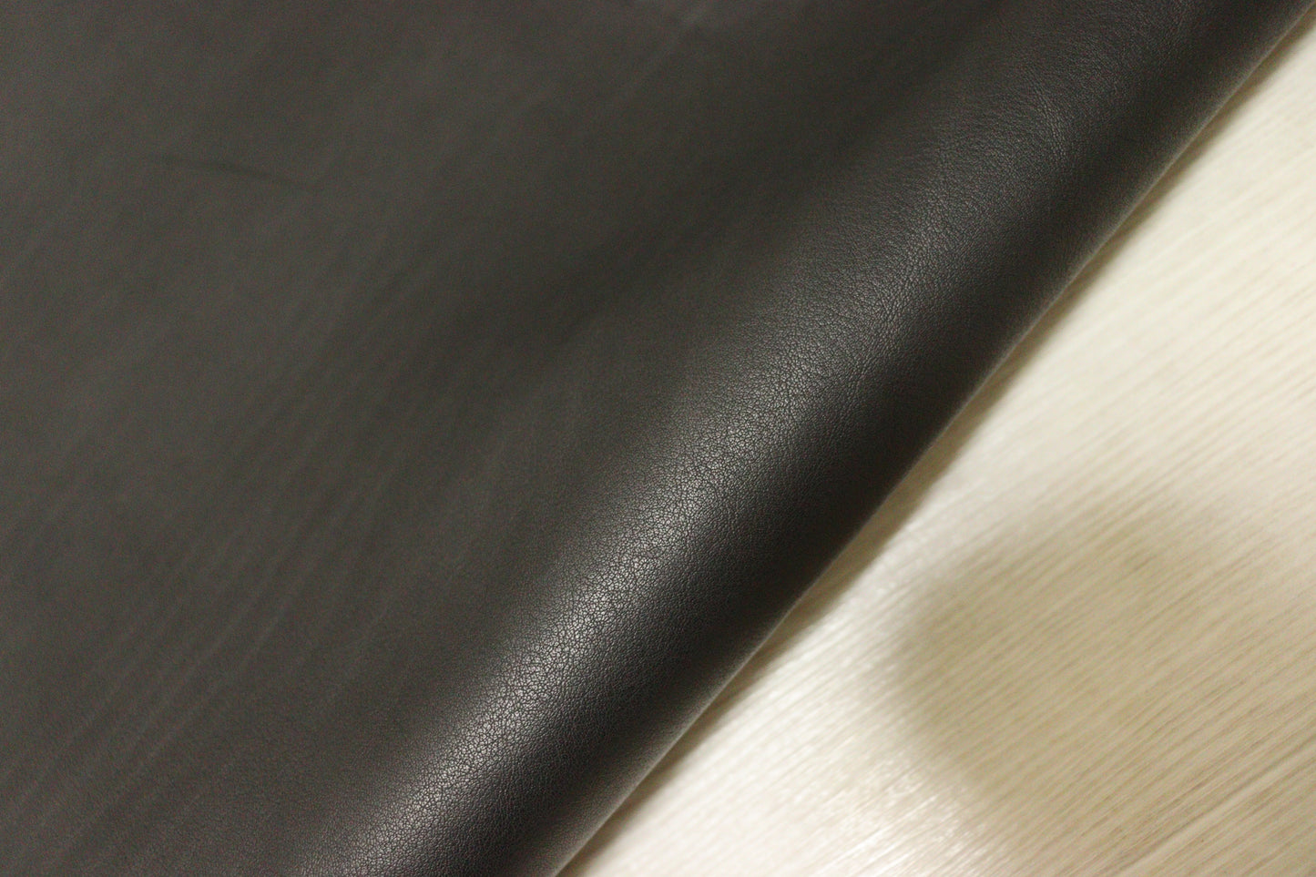 ds28円！新入荷！ブラック　スムース加工　160ds