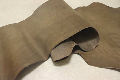 ds52円！イタリアンレザー　ヌメ革　ピットなめし　ベリー　オリーブ　104ds