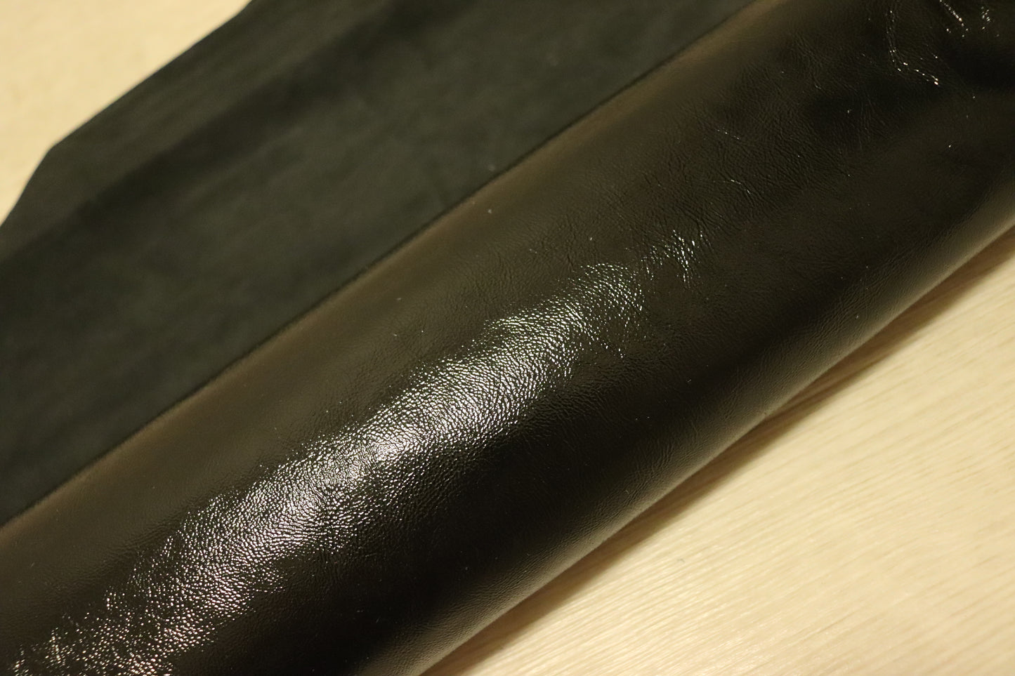 ds22円！新入荷！イタリアンレザー　シワ加工　ブラック　エナメル　155ds