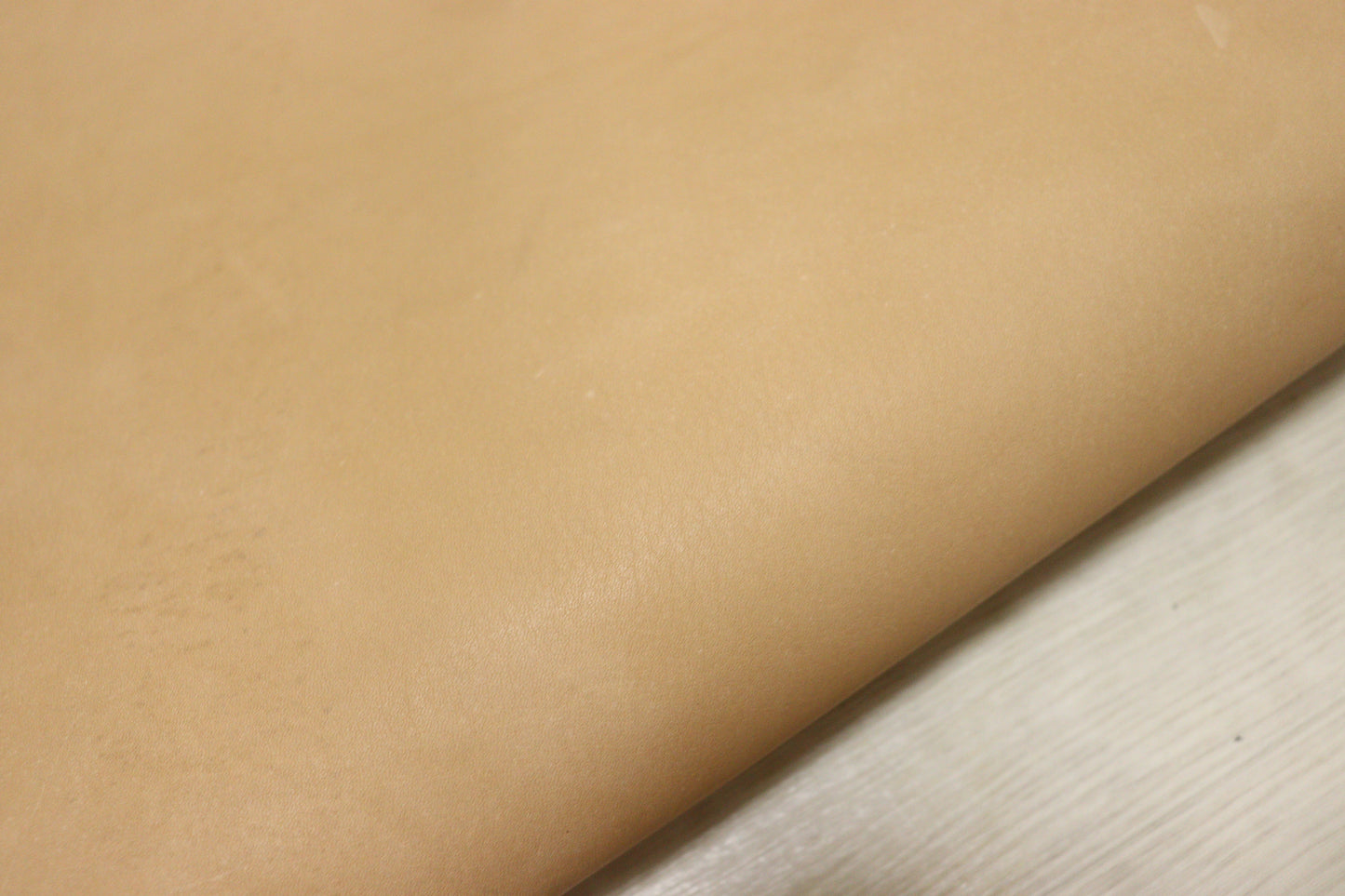 ds32円！訳あり　イタリアンレザー　オイルヌメ　生成り　キップ　116ds