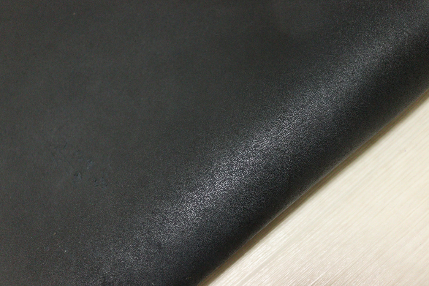 ds28円！新入荷！ブラック　スムース加工　188ds