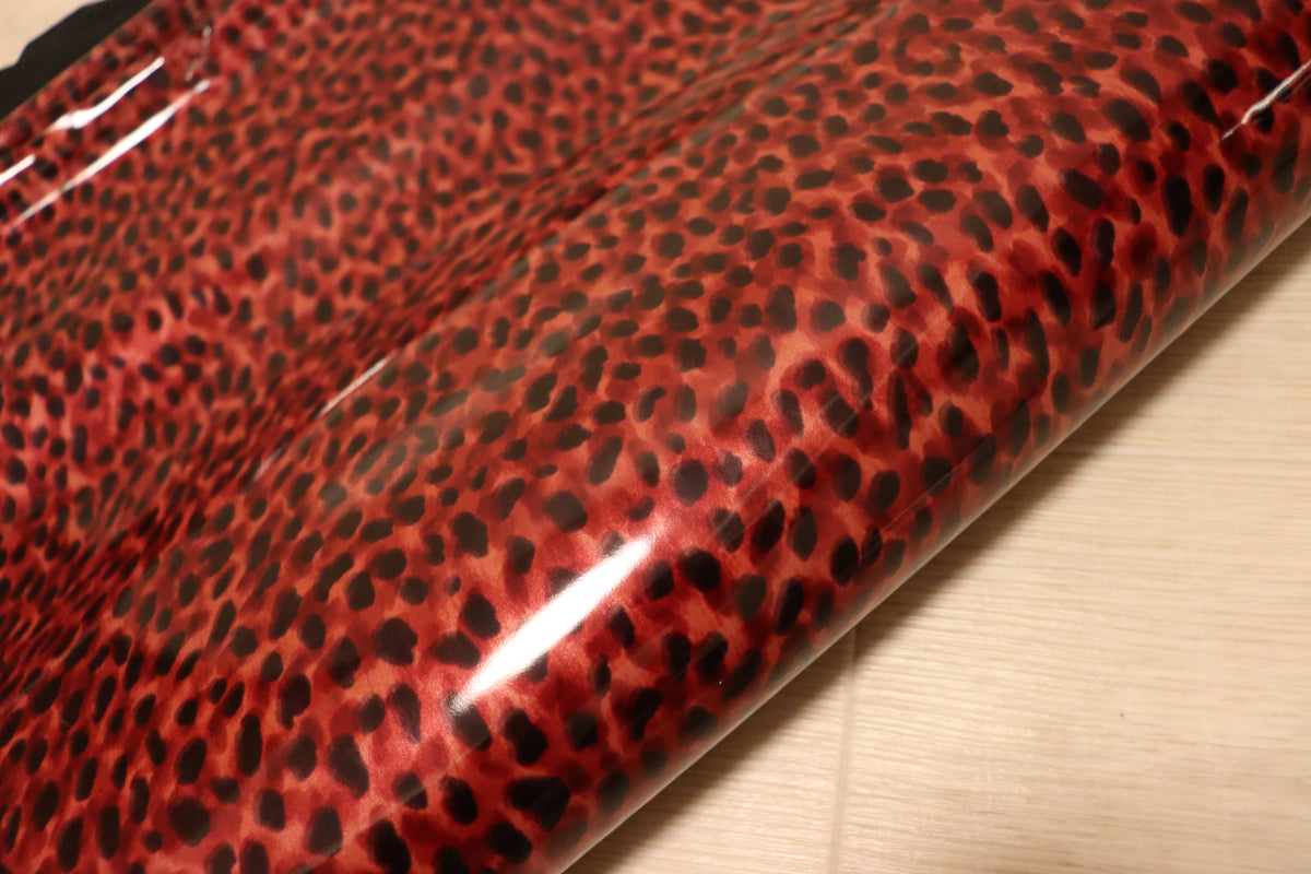 ds35円！新入荷！イタリアンレザー　エナメル　ヒョウ柄　ワインレッド　46ds