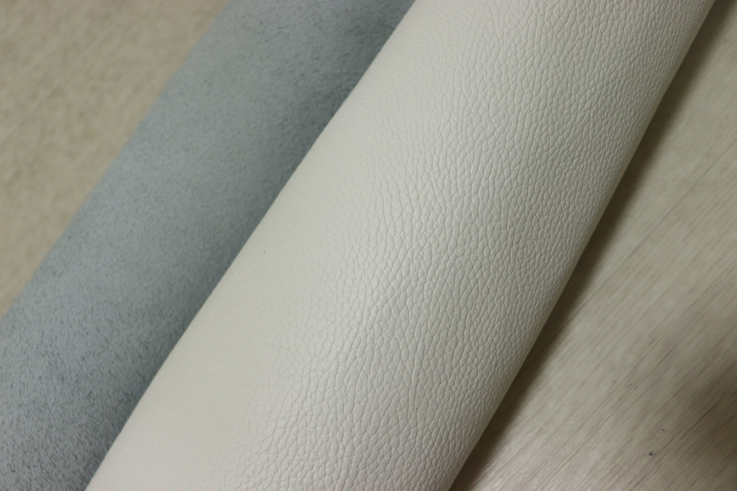 ds25円！新入荷！やや訳あり　もちもち　オフホワイト　シボ型押し　230ds