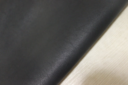 ds50円！イタリアンレザー　オイルヌメ　ブラック　スムース加工　168ds