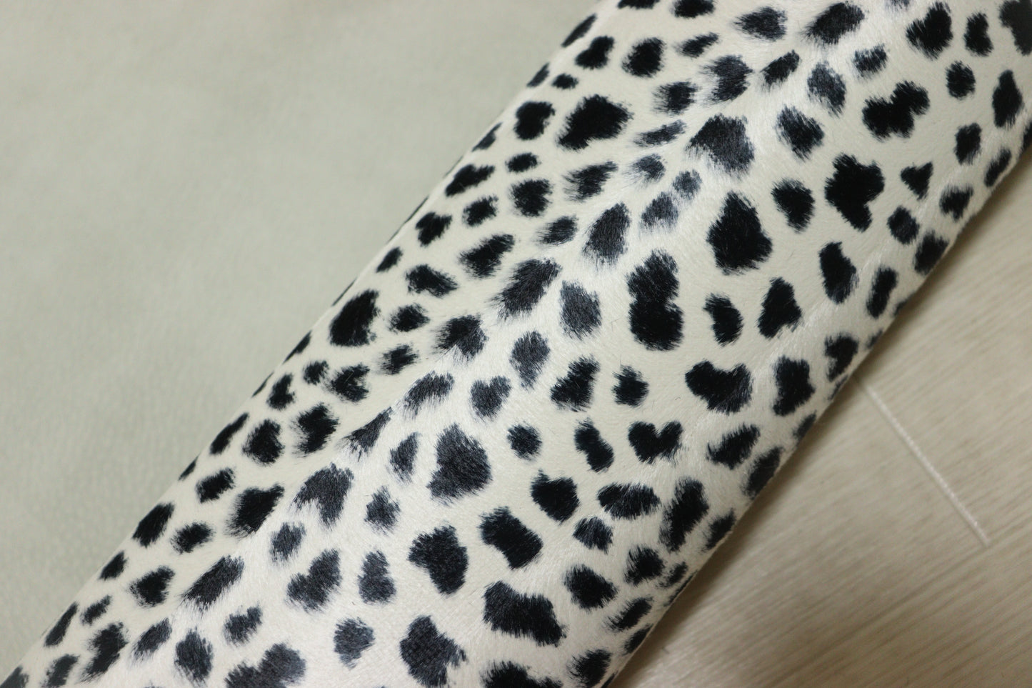 ds28円！新入荷！フエルト調　ヒョウ柄プリント　オフホワイト　95ds