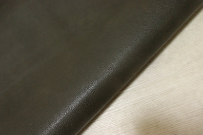 ds25円！新入荷！顔料仕上げ　カーキ　豚革　ヌメ革　117ds