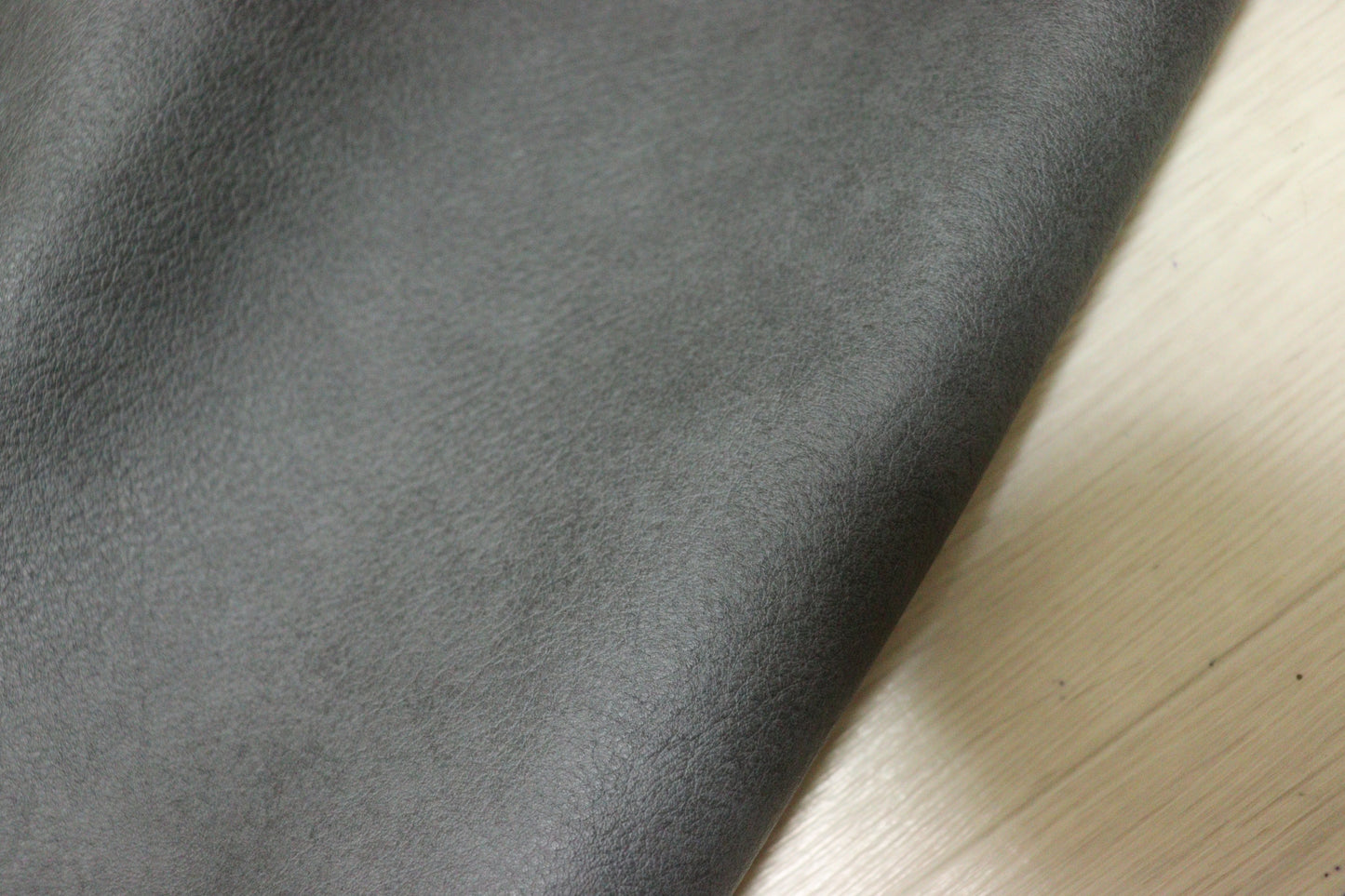 ds28円！新入荷！イタリアンレザー　ムラ染加工　グレー　269ds