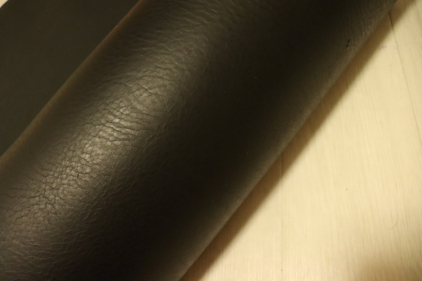 ds75円！新入荷！上質！極厚　シュリンク加工　ブラック　ショルダー　136ds