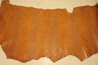 ds72円！イタリアンレザー　ショルダー　ヌメ革　背ワニ型押し　キャメル　147ds