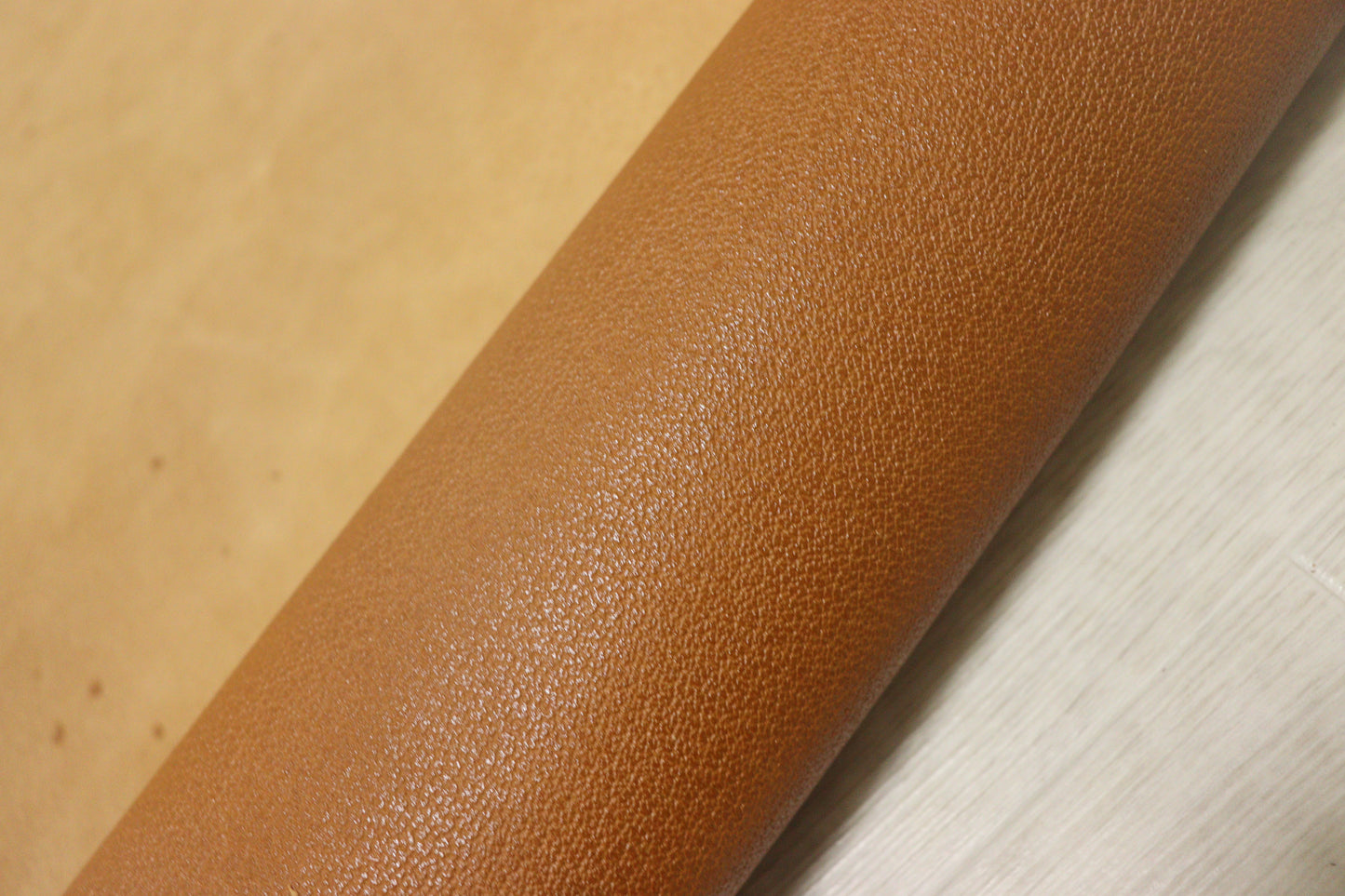 ds28円！ 新入荷！コンビヌメ　キャメル　豚革　100ds