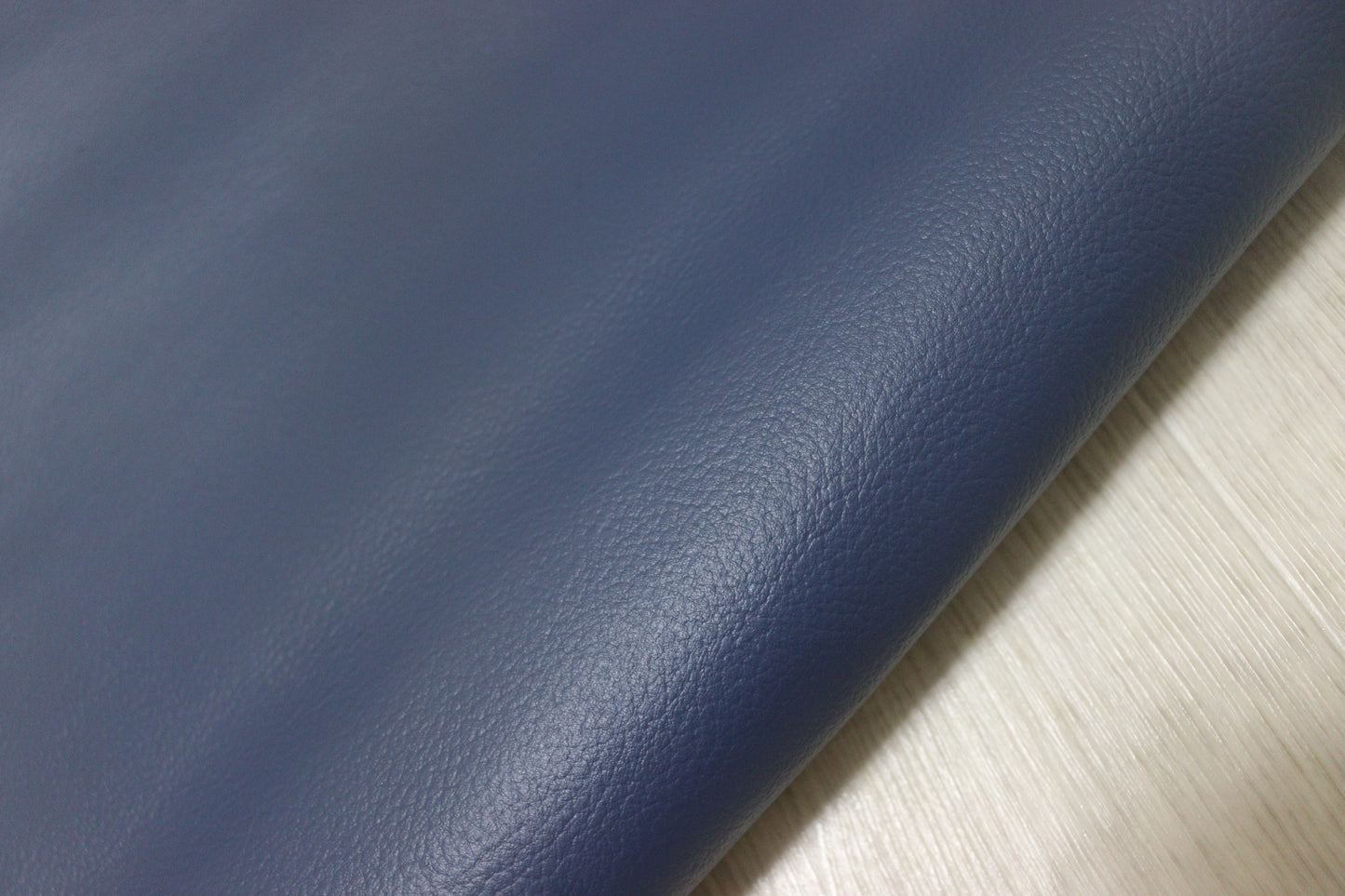 ds28円！新入荷！顔料仕上げ　シボ型押し　スチールブルー　220ds