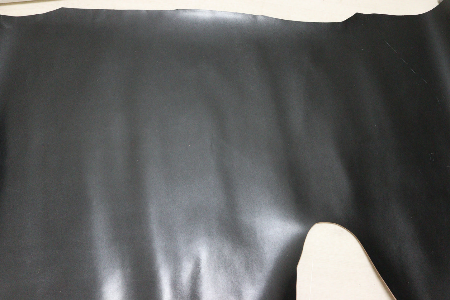 ds25円！新入荷！特殊加工　ヌメ革　ブラック　フィルム貼り　235ds