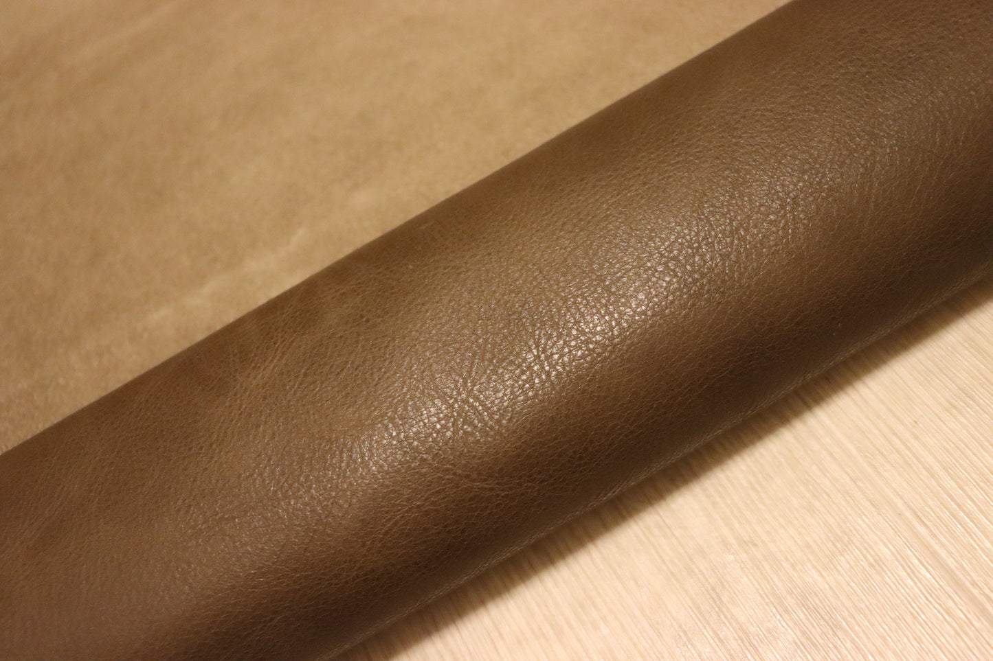 ds55円！新入荷！CONCERIA 800社　カーキ　スムース加工　ヌメ革　160ds
