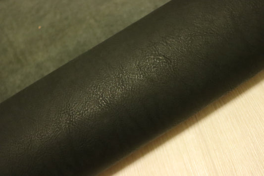 ds75円！イタリアンレザー　上質　オイルヌメ　ショルダー　マットブラック　132ds