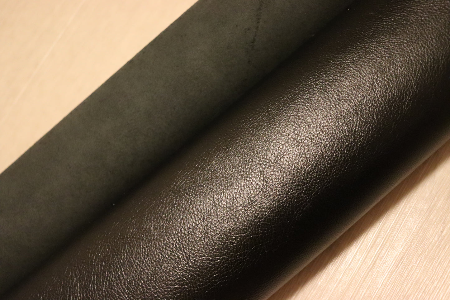 ds60円！新入荷！イタリアンレザー　シュリンク加工　ヌメ革　ブラック　182ds